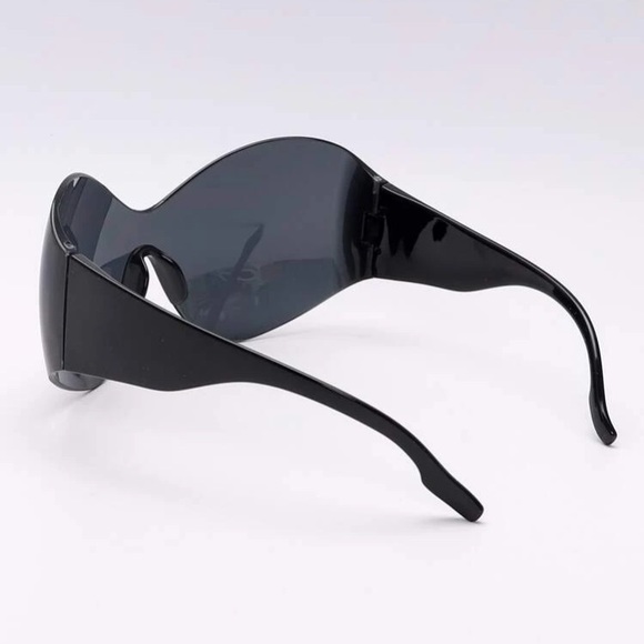 SOLD - NEW Oval Black Tinted Sunglasses - Picture 6 of 10